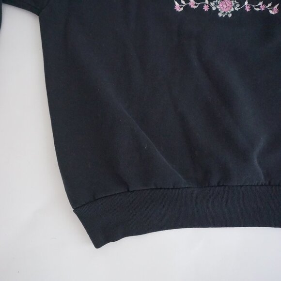 Vintage Black Embroidered Pink Cat Kittens Floral Sweatshirt Cottagecore  M - Picture 6 of 9
